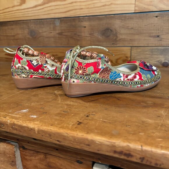 Floral Flats Size 7 - Picture 5 of 7